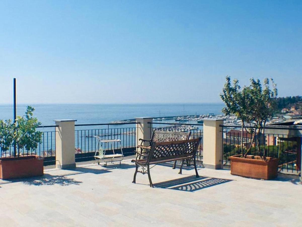 דירות ואראצה Riviera Mare מראה חיצוני תמונה
